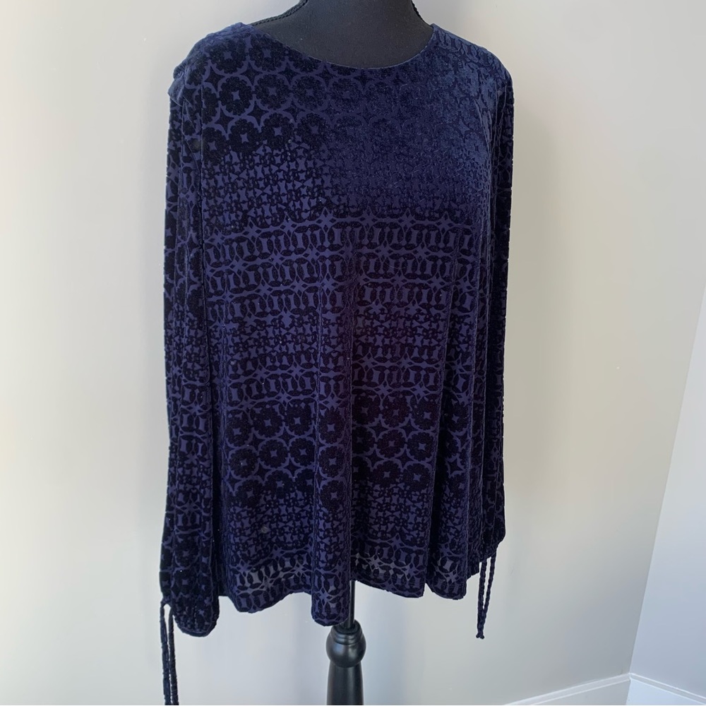 3/$30 🌴 Talbots Velour Long Sleeve Top